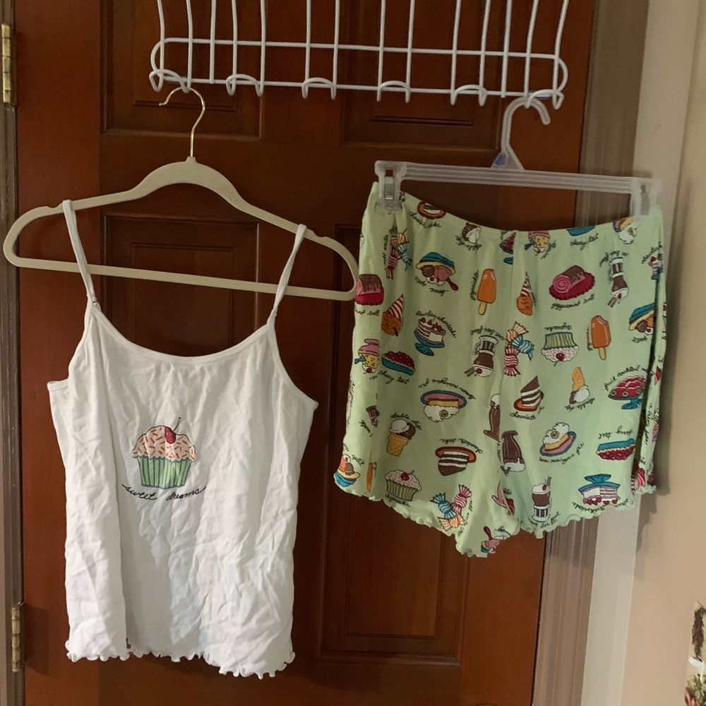 New no tags pajama short set